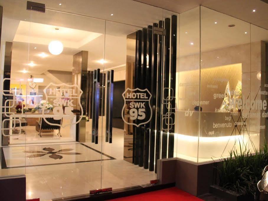 Swk 95 Hotel Surabaya Exterior photo